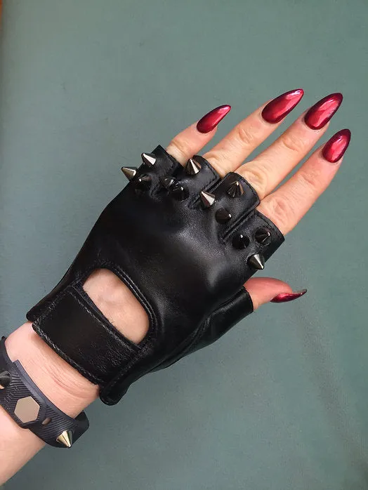 Black Leather Gloves w 3 Gun Metal Spikes