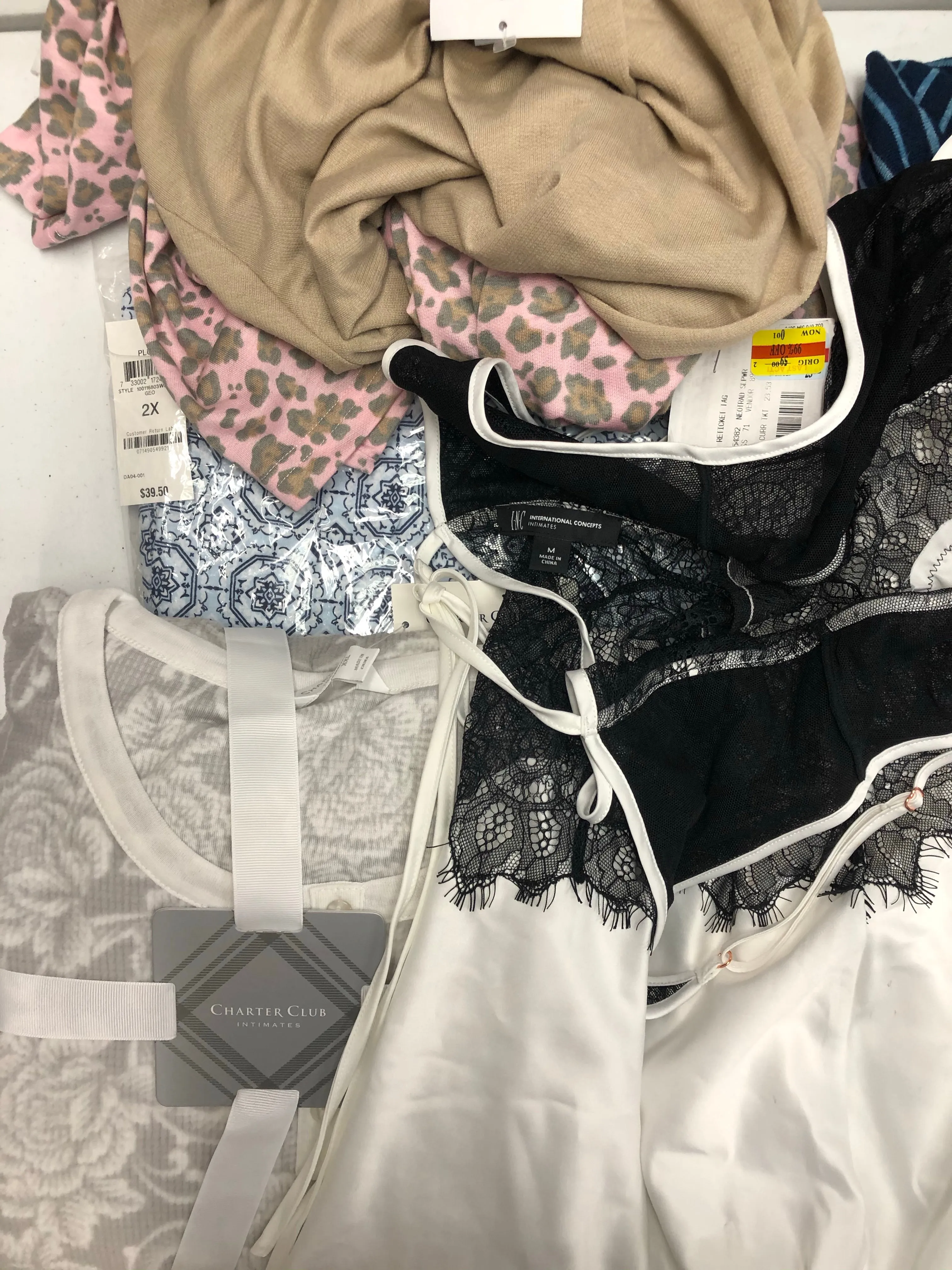 Women's Clothing Pajama Wholesale Lot, Charter Club, Muk Luks, Family PJS, Alfani and more, 16 Units, Shelf Pulls, MSRP $702.95